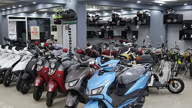 Çift Teker Şahlandı