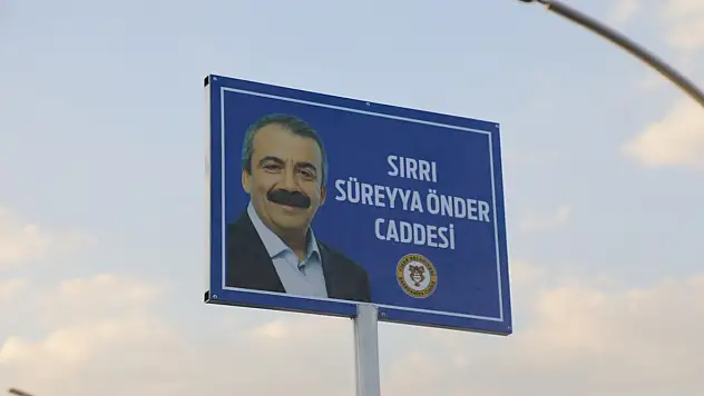 Komşu İlimiz Şırnak'ın Cizre ilçesinde bir caddeye Sırrı Süreyya Önder'in ismi verildi