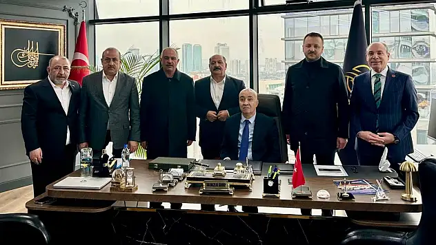 Cumhurbaşkanı Başdanışmanı Turgut Aslan'dan Siirtli Solmazlar Group'a Ziyaret