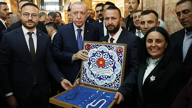 Cumhurbaşkanı Erdoğan, Siirtli Öğretmen Tutcan'ı Kabul Etti