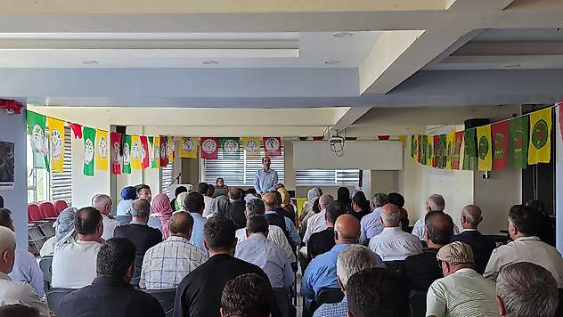 DBP Siirt İl Örgütü'nde 'Demokratik Siyaset' Eğitimi Düzenlendi
