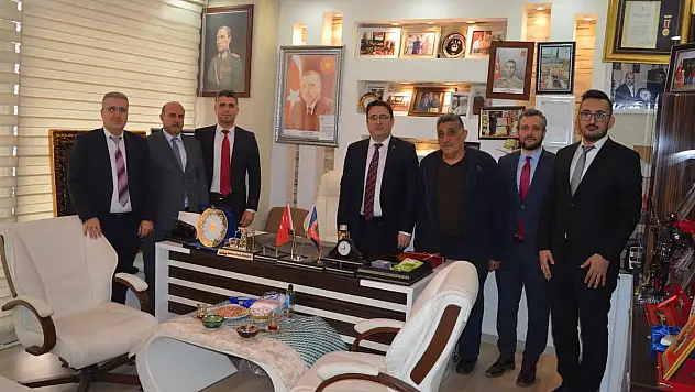 Defterdarlık Heyetinden Şehit Babasına Ziyaret