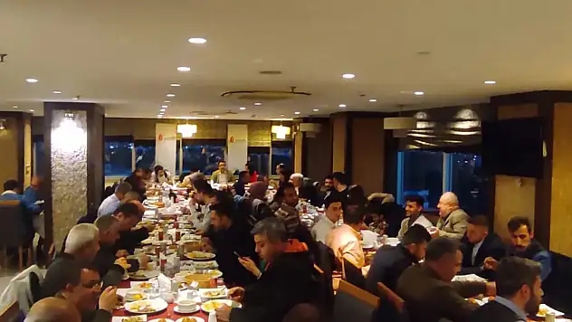 DEFTERDARLIK PERSONELİ İFTARDA BİR ARAYA GELDİ