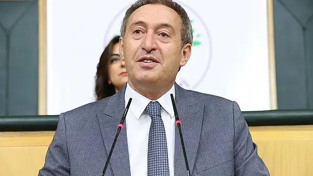 DEM Parti Eş Başkanı Siirt Milletvekili Tuncer Bakırhan 'Öcalan 100 Yıllık Çağrı Yapacak!'