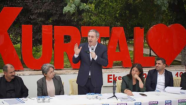 DEM Parti Siirt Milletvekili Tuncer Bakırhan Kurtalan'da Konuştu: 'Siirt'in Her Tarafı Baraj ama Suyu Yok'