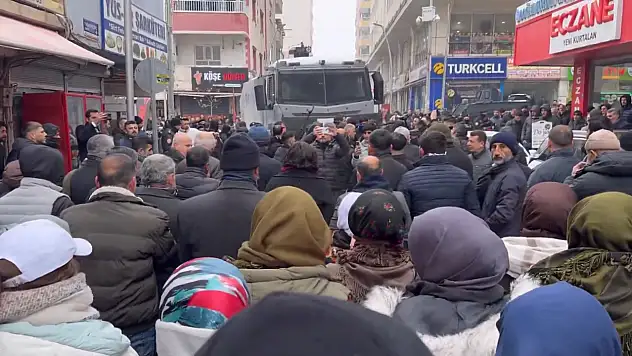 DEM Parti ve DBP'den Siirt Kurtalan'da Suriye'nin kuzeyi için yürüyüş