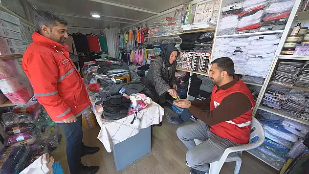 Depremzede Esnaf Kızılay'la İşine Devam Ediyor