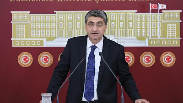 DEVA Partili Ekmen, TBMM'nin Lüks Araç Kiralama İhalesini Eleştirdi