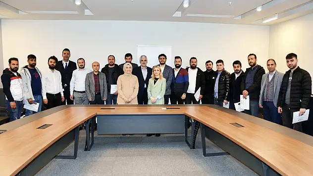 Dicle Elektrik Çalışanlarına 'Usta-İşçi Projesi' ile Ustalık Eğitimi Veriyor