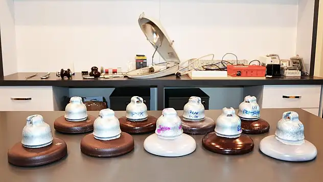 DİCLE Elektrik Mühendisleri Kendini Temizleyen Akıllı İzolatör Geliştirdi