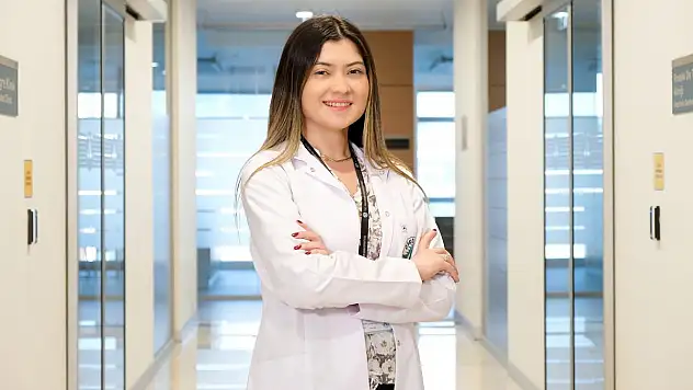 Diş Beyazlatma İşlemi Diş Hekimi Tarafından Yapılmalı