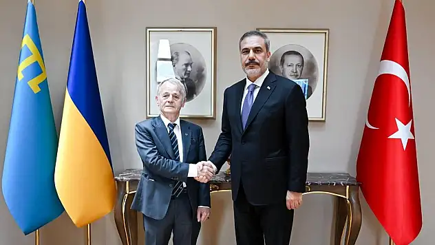 Dışişleri Bakanı Fidan Kırım Tatar Türklerinin lideri Kırımoğlu'nu Kabul Etti
