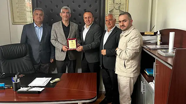 Diyanet-Sen'den Tayini Çıkan Özdemir'e Plaket