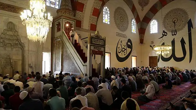 Diyanet'ten Yılın Son Hutbesinde Yılbaşı Uyarısı