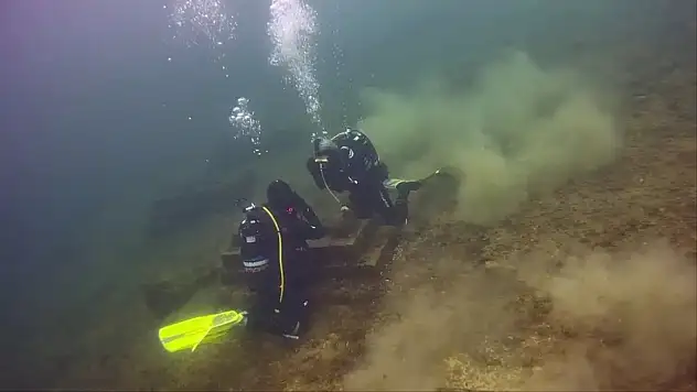 Diyarbakır'da itfaiyeciler dalış eğitimi sırasında 'büyü' malzemeleri buldu