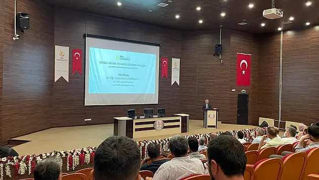 Doğal Afetin Felakete Dönüştüğü Gün  Konulu Konferans Düzenlendi