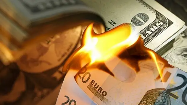 Dolar Tarihi Rekorunu Kırdı İlk Defa 30 TL'nin Üstüne Çıktı