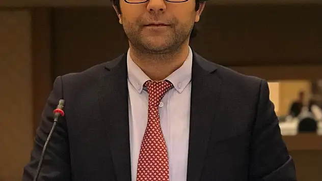 Dr. Özgür Aydın'ın Kaleminden:Şeriat ve Cumhuriyet