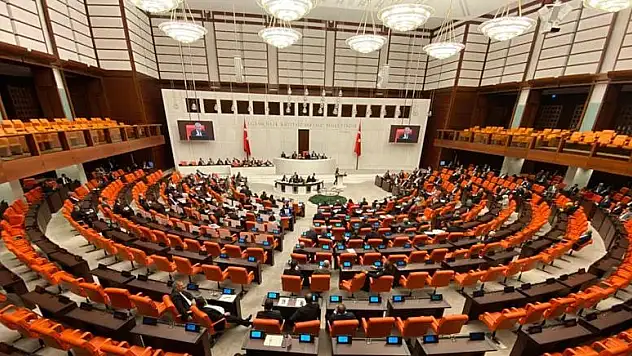 Dün TBMM'nin Gündemi Ağırlıklı Olarak Siirt'e Kayyım Atanmasıyla İlgiliydi