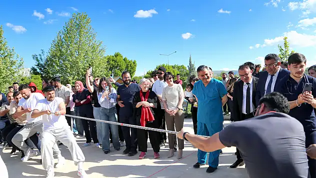 Dünya Veteriner Hekimler Haftası Siirt Üniversitesi Kezer Yerleşkesi'nde Kutlandı