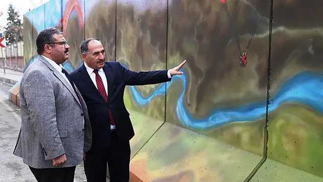 Duvarlar Renkli Motiflerle Süsleniyor