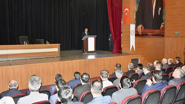 EĞİTİM DEĞERLENDİRME TOPLANTISI, VALİ HACIBEKTAŞOĞLU BAŞKANLIĞINDA YAPILDI