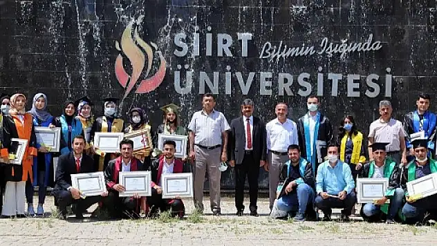 Eğitim Fakültesi Mezunlarına  Kep ve Cübbe Dağıtımı Yapılacak