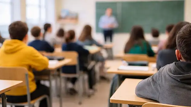 Eğitimde yeni dönem tartışması: Ara tatil kalkıyor mu, LGS'de sistem değişiyor