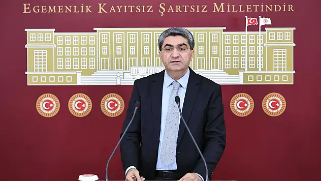 Ekmen: 'Ekonomi Memurun Hakları Gasp Edilerek Düzeltilemez'