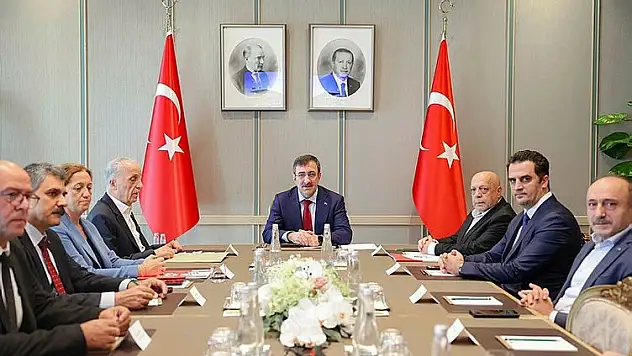 Ekonomide Çifte Zirve!