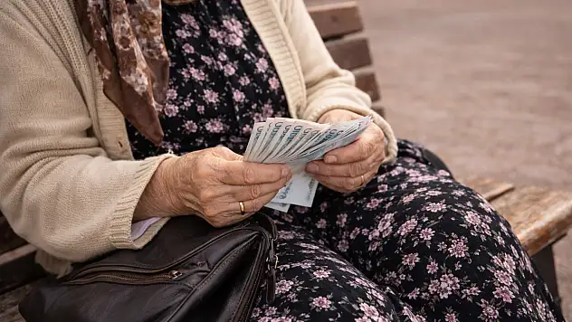 Emekliye bayram ikramiyesi haftaya Meclis'te: 3 farklı rakam gündemde