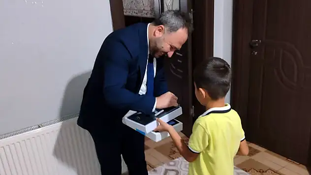 Engelli Bireyin Kardeşine Hediye Tablet