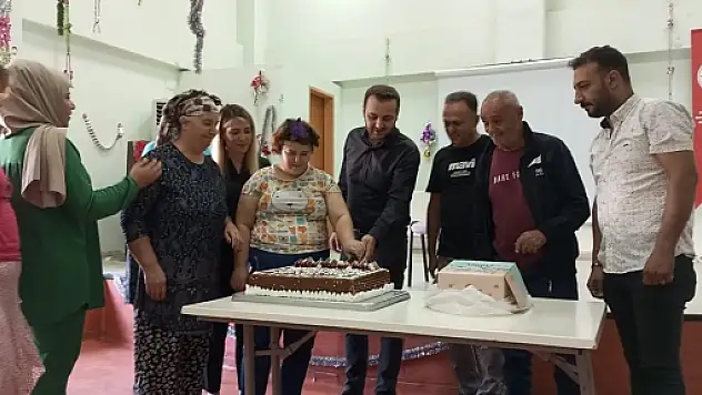 Engelli Yaşam Merkezindeki Yaşlıları Unutmadılar