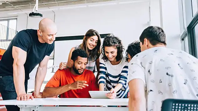 English Time, Siirt Şubesi Şehit Çocuklarına Ücretsiz İngilizce Eğitim İmkanı Sağlıyor