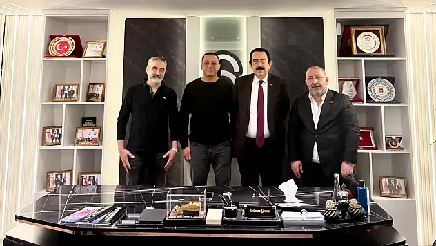 Ertuşi Aşireti Reisi İskender Ağa'dan Siirtli Onursal Başkan Seyithan Solmaz'a ziyaret