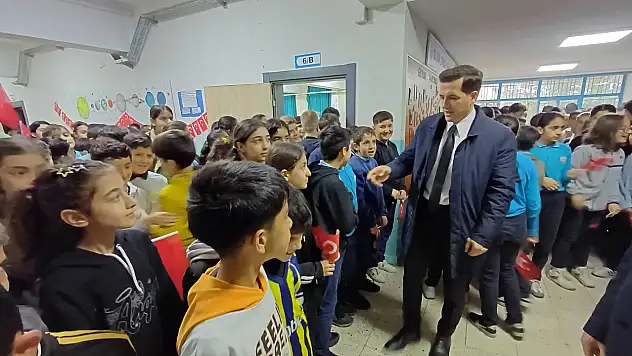 Eruh Kaymakamı Meral'den Okullara Moral Ziyareti