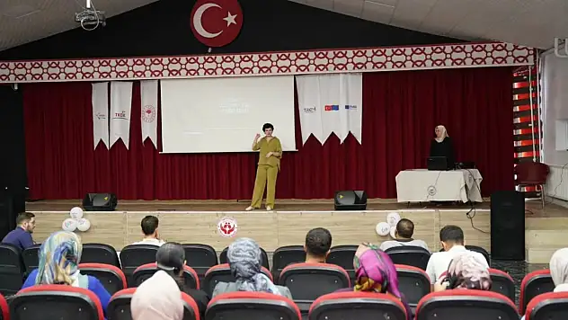 Eruh'ta Şal Şepik Kumaşı İçin Eğitim Programı Düzenlendi