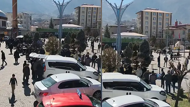 Eruh'ta sıcak havayı fırsat bilen vatandaşlar meydanı doldurdu