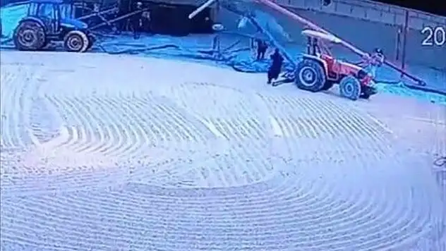 Feci Kaza!Üzerine Helezon Makinesi Devrilen Kişi Öldü