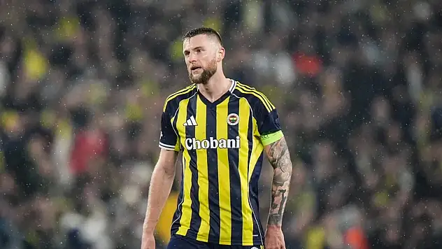 Fenerbahçe'de Skriniar Alarmı: Sağlık Ekibi Seferber Oldu