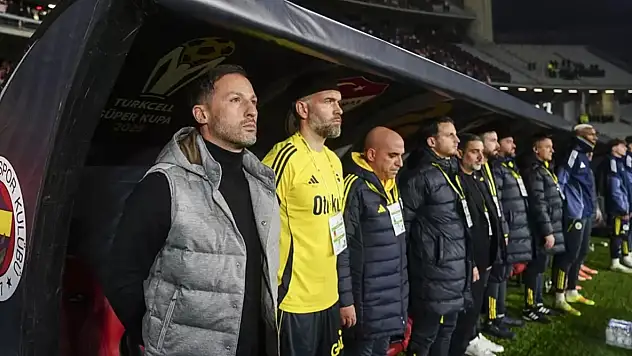 Fenerbahçe'de yaprak dökümü sürüyor: Tedesco gidecekler listesine 3 isim daha ekledi