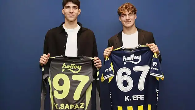 Fenerbahçe'den Altyapıya Önemli Yatırım: İki Genç Futbolcuya Profesyonel Sözleşme
