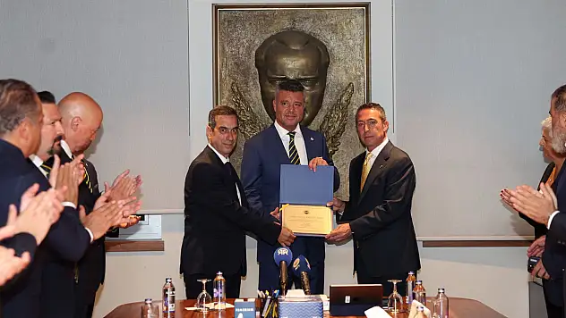 Fenerbahçe'nin yeni başkanı Sadettin Saran, mazbatasını aldı