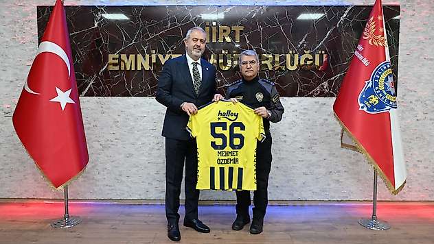 Fenerbahçe Yöneticisi Mehmet Aydın'dan Siirt Emniyet Müdürü Özdemir'e Ziyaret
