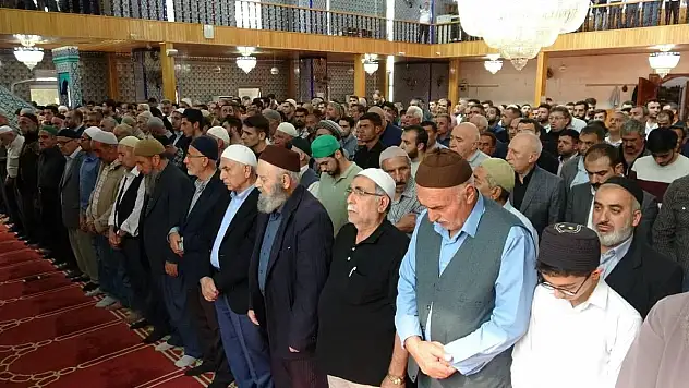 Filistin'de Hayatını Kaybedenler İçin Siirt'te Gıyabi Cenaze Namazı Kılındı
