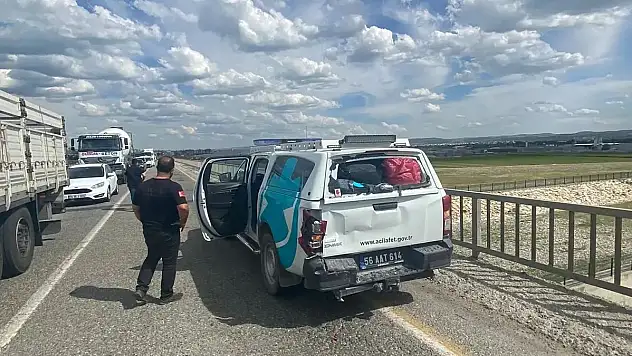 GAZİANTEP'TEN, SİİRT'E DÖNEN UMKE EKİBİ TRAFİK KAZASI GEÇİRDİ