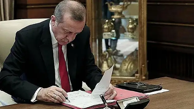 Gece yarısı çok sayıda atama: 5 ilin valisi, Adalet Bakanlığı'nda 4 ve İçişleri Bakanlığı'nda 3 bakan yardımcısı değişti