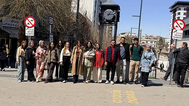 Geleceğin Mimarları Siirt'in Rengini Keşfetti: Güres Caddesi'nde 'Renk Avı'