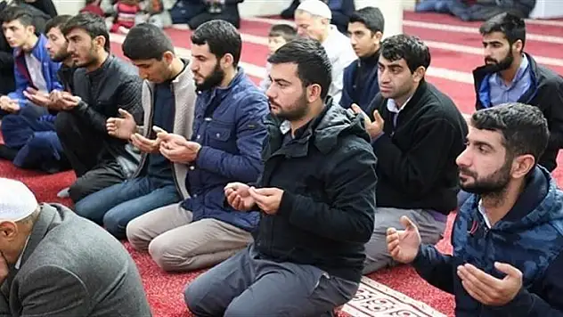 Gençler Sabah Namazında Buluşacak