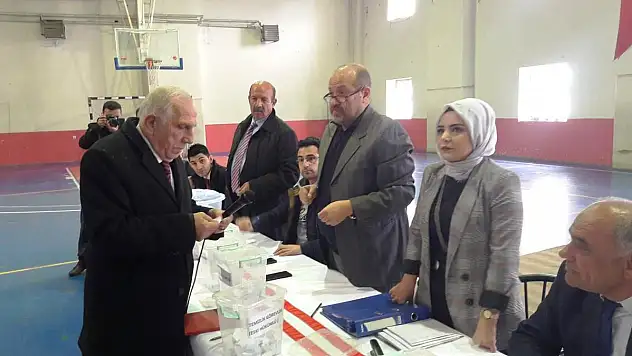 GENÇLİK SPOR İL MÜDÜRLÜĞÜNDE DOĞRU YÖNTEM İŞE ALINACAK 20 PERSONEL KURA İLE BELİRLENDİ